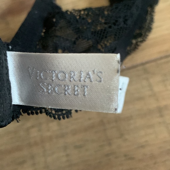Victoria Secret black lace padded bra 36B - Picture 8 of 10